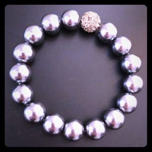 Pearl bracelet with crystal accents